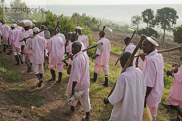 In Ruandas Gefängnissen sind Tausende von mutmaßlichen Völkermördern inhaftiert.
