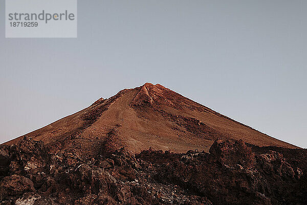 Die Spitze des Vulkans Teide bei Sonnenaufgang  Teneriffa