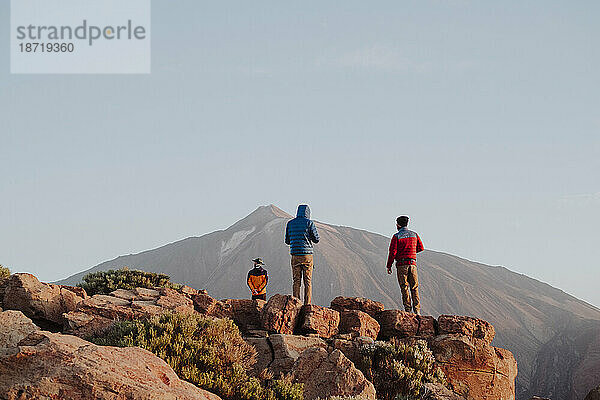 Fotografen auf dem Gipfel des Guajara-Berges in El Teide