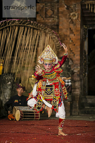 Balinesischer Trance- und Paradiestänzer.