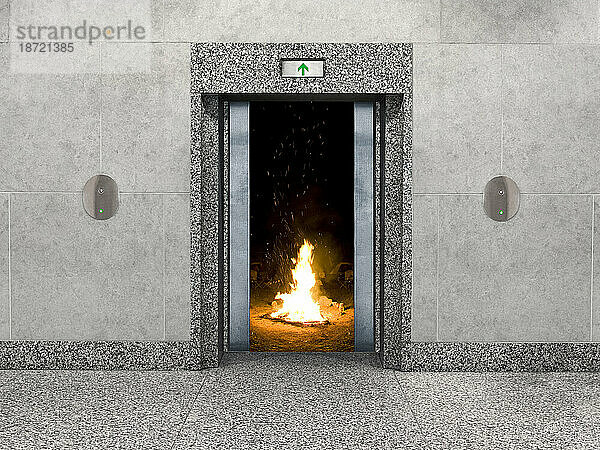 Ein Büroaufzug-Urlaubscamping-Konzept: Stark-Aufzugstüren öffnen sich und geben den Blick auf ein loderndes Lagerfeuer in der Dunkelheit frei.