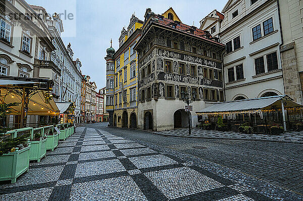 Leere Straße im Zentrum von Prag