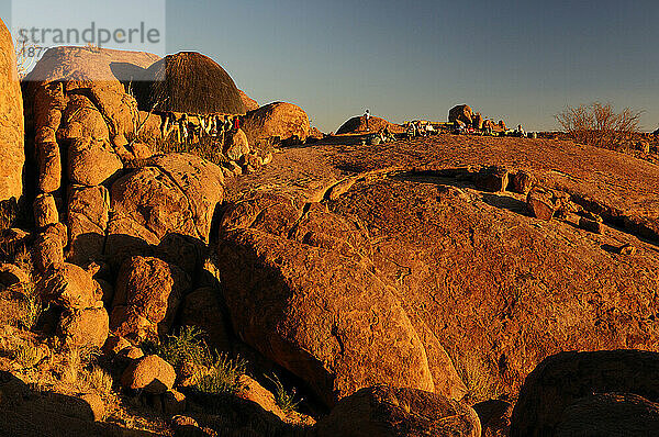Sundowner  Mowani Mountain Camp  in der Nähe von Twyfelfontein  Damaraland  Kunene-Region  Namibia