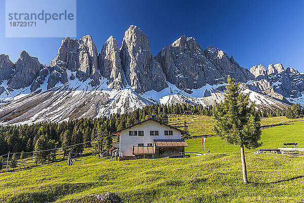 Glatschalm-Schutzhütte am Geislerfuß  Dolomiten  Villnöss  Südtirol