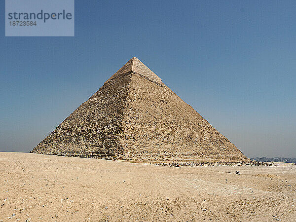 Cheops-Pyramiden im trockenen Ägypten: Dreieckige Wunder der antiken Zivilisation