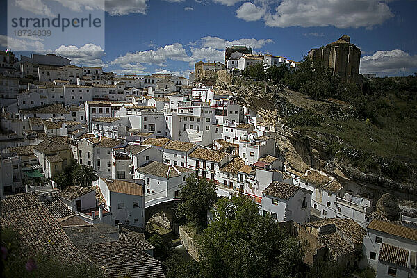 Dorf Setenil de las Bodegas  Provinz Cádiz  Andalusien  Spanien.