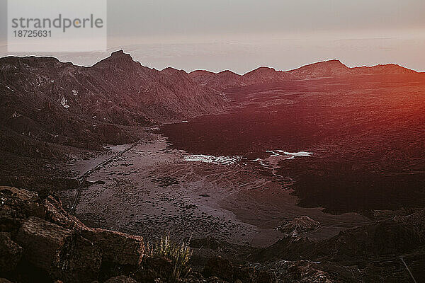 Landschaft des Teide-Nationalparks bei Sonnenuntergang  Teneriffa