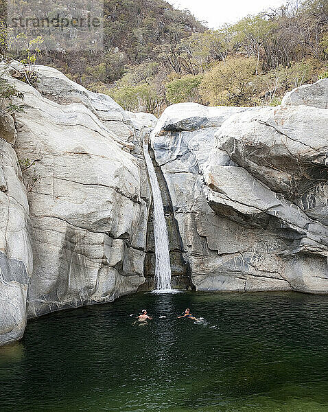 Ein geheimer Wasserfall  Baja  Mexiko