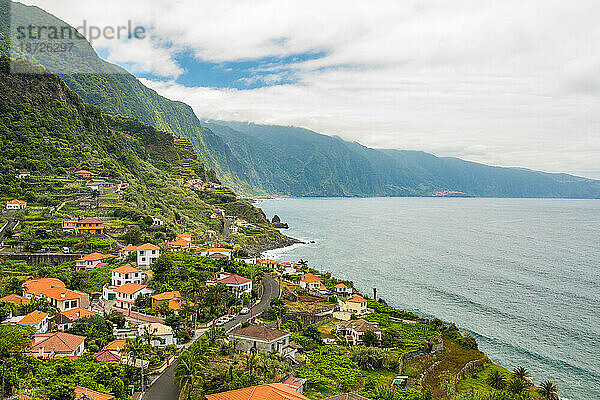 Mit Blick auf die Insel Madeira