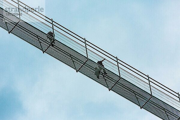 Die highline179  eine Fußgängerhängebrücke in Form einer Seilbrücke in Tirol  Österreich  Europa