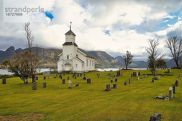 Kirche von Gimsøy  Gimsoykirke  Gimsoy  Lofoten  Norwegen  Europa