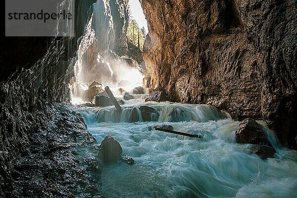 Die Partnachklamm in Bayern bei Garmisch Partenkirchen  Deutschland  Europa