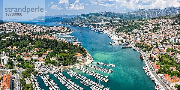 Marina und Hafen am Meer Urlaub Dalmatien Luftbild Panorama in Dubrovnik  Kroatien  Europa