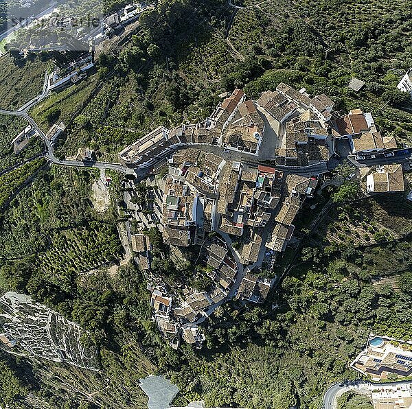 Luftaufnahme des Dorfes Altea La Vella (Altea La Vieja) in der Nähe von Altea an der Costa Blanca  Provinz Alicante  Valencianische Gemeinschaft  Spanien  Europa