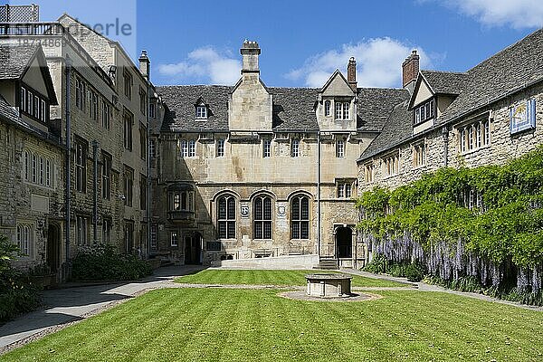 Der Innenhof von St. Edmunds Hall in der Altstadt von Oxford  Oxfordshire England  Großbritannien  Europa
