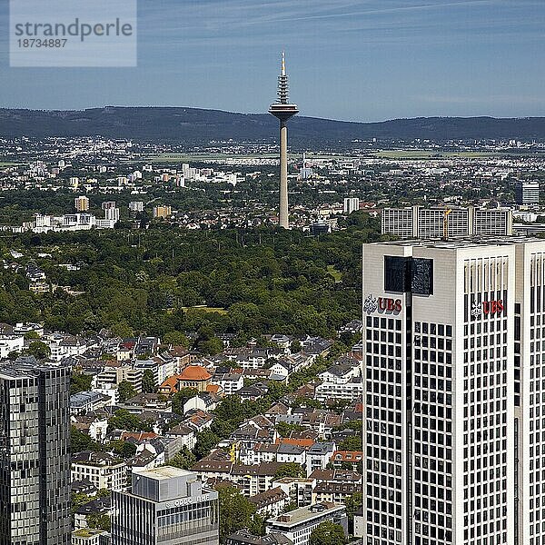 Stadtansicht mit Fernsehturm und Opernturm vom Maintower aus gesehen  Frankfurt am Main  Hessen  Deutschland  Europa