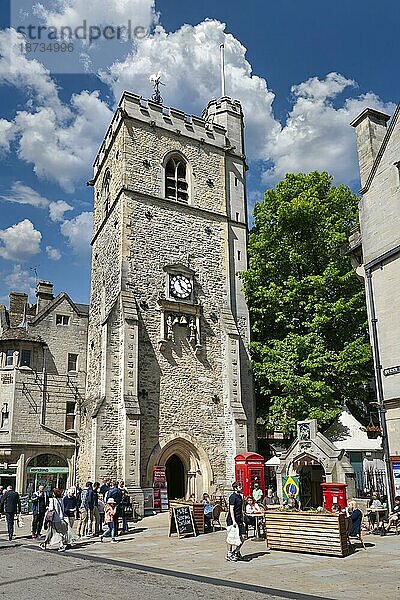 Der Carfax Tower in der Altstadt von Oxford wurde als Turm der St. Martin's Church um 1032 errichtet  Oxfordshire England  Großbritannien  Europa