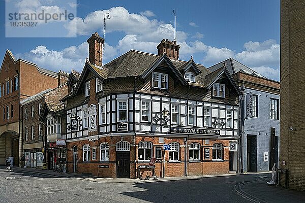 Historisches Fachwerkhaus mit Traditionellem Pup in der Altstadt von Oxford  Oxfordshire England  Großbritannien  Europa