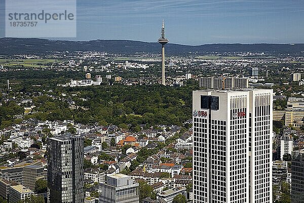 Stadtansicht mit Fernsehturm und Opernturm vom Maintower aus gesehen  Frankfurt am Main  Hessen  Deutschland  Europa