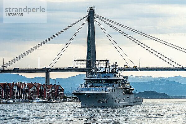 KYSTVAKT W334 Patrouillenschiff der norwegischen Küstenwache in Stavanger  Boknafjorden  Norwegen  Europa