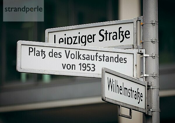 Kranzniederlegung anlässlich des 70. Jahrestages des Volksaufstand der DDR vom 17. Juni 1953 am Platz des Volksaufstandes in Berlin. 17.06.2023.  Berlin  Deutschland  Europa