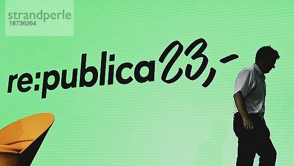 Robert Habeck (Bündnis 90 Die Grünen)  Bundesminister für Wirtschaft und Klimaschutz und Vizekanzler  spricht im Rahmen eines Panels bei der re:publica  Berlin  Deutschland  Europa