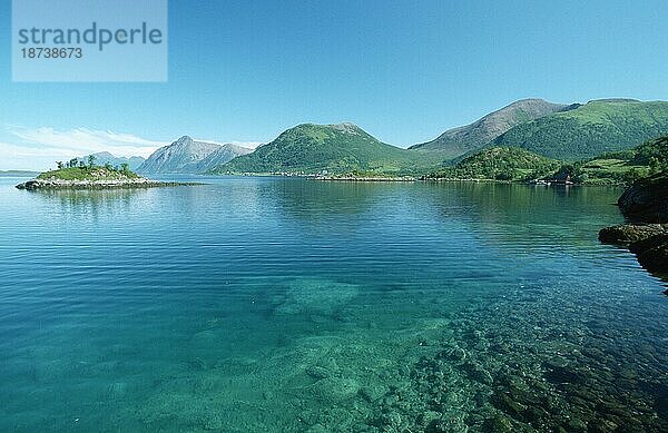 Küste bei Froskeland  Vesteralen  Norwegen  Europa