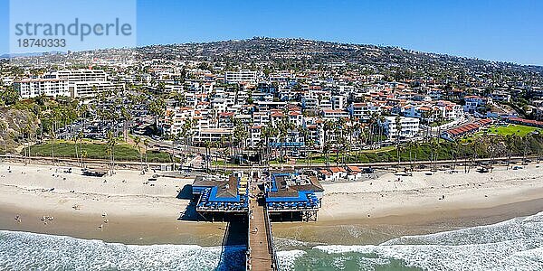 Luftbild vom Pier und Strand mit Meer Urlaub Panorama in Kalifornien San Clemente  USA  Nordamerika