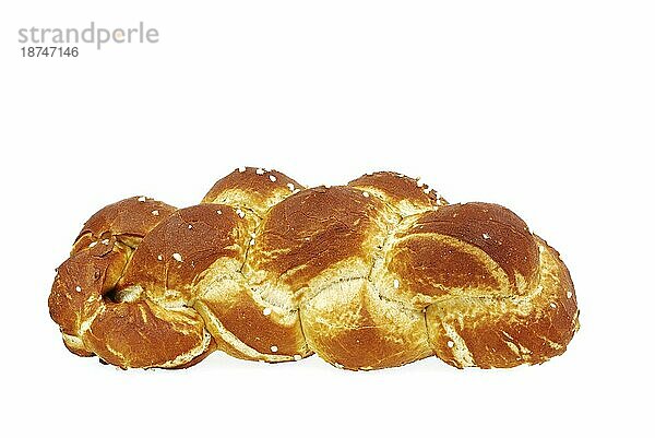 Frischer bayerischer Pretzel in Form eines Zopfes  genannt Laugenzopf