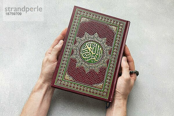 Ansicht von oben islamisches Neujahr mit Koranbuch. Auflösung und hohe Qualität schönes Foto
