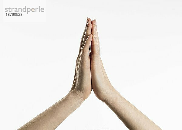 Vorderansicht Hände betend. Auflösung und hohe Qualität schönes Foto