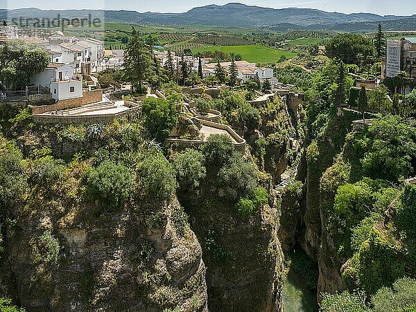 RONDA  ANDALUCIA/SPAIN - 8. MAI : Blick auf die Schlucht bei Ronda Andalucia Spanien am 8. Mai 2014