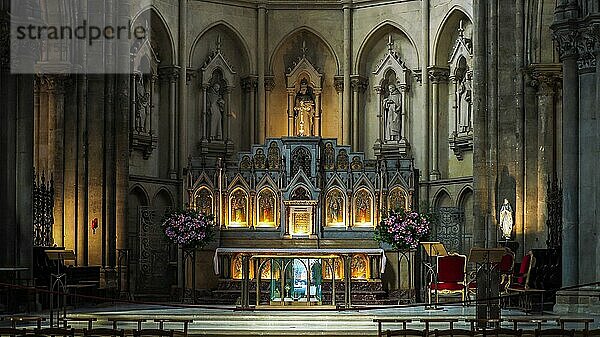 Innenansicht des Altars der Kirche St. Martial in Bordeaux
