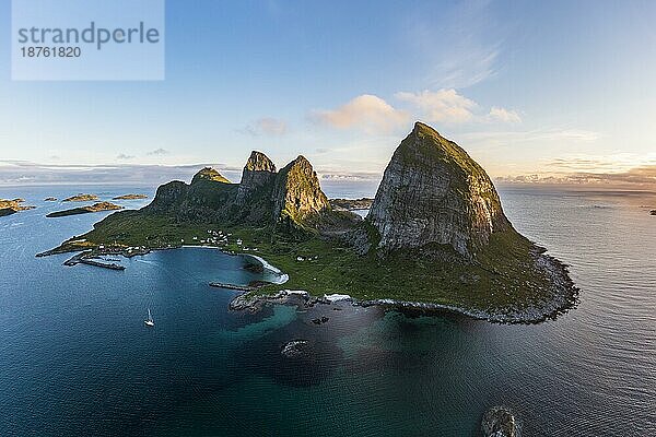 Insel Træna  Traena  Sanna  Helgelandküste  Nordland  Norwegen  Europa