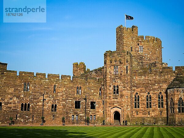 Peckforton Castle in der Nachmittagssonne