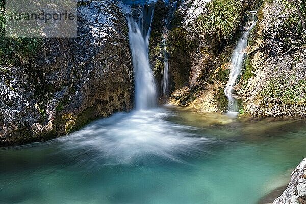 Wasserfall im Val Vertova Torrent in der Lombardei bei Bergamo in Italien
