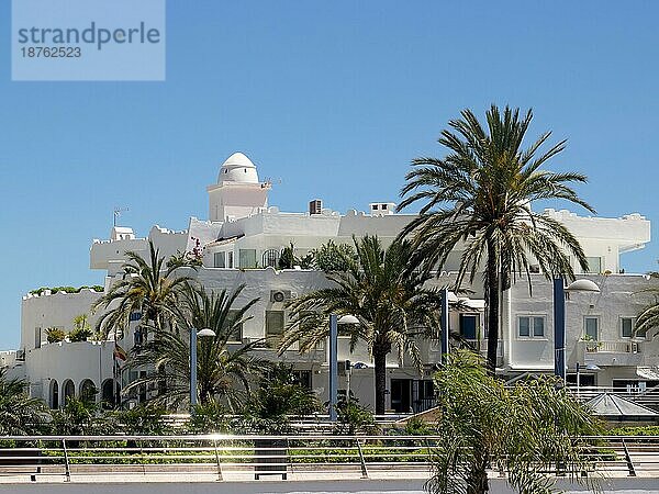 MARBELLA  ANDALUCIA/SPAIN - MAI 4 : Straßenszene in Marbella Spanien am 4. Mai 2014