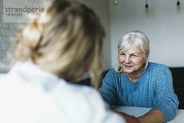 Frau Pflegeheim