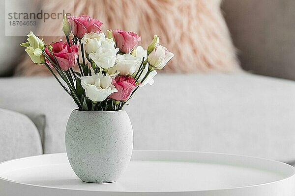Blumenstrauß Rosen Vase mit Kopie Raum. Auflösung und hohe Qualität schönes Foto