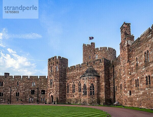 Blick auf Schloss Peckforton