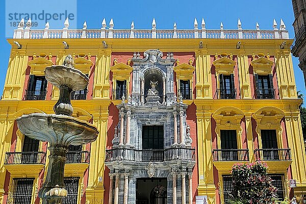 Barocker Bischofspalast  entworfen von Antonio Ramos im 18. Jahrhundert an der Plaza de Obispo Malaga