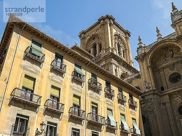 GRANADA  ANDALUCIA/SPAIN - 7. MAI : Außenansicht der Kathedrale von Granada in Andalusien  Spanien  am 7. Mai 2014  Europa