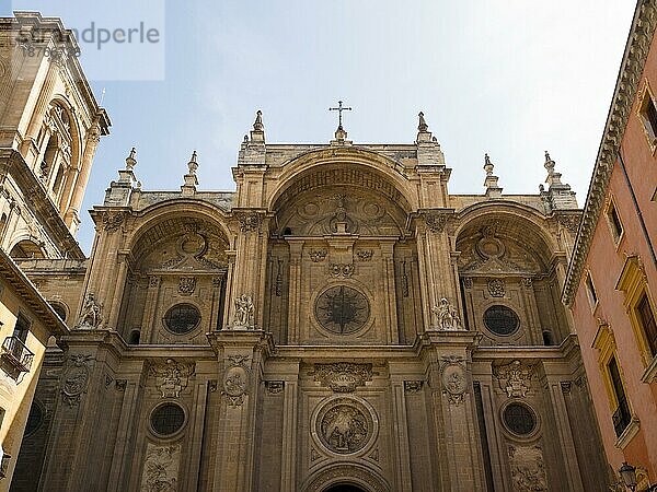 GRANADA  ANDALUCIA/SPAIN - 7. MAI : Außenansicht der Kathedrale von Granada in Andalusien  Spanien  am 7. Mai 2014  Europa