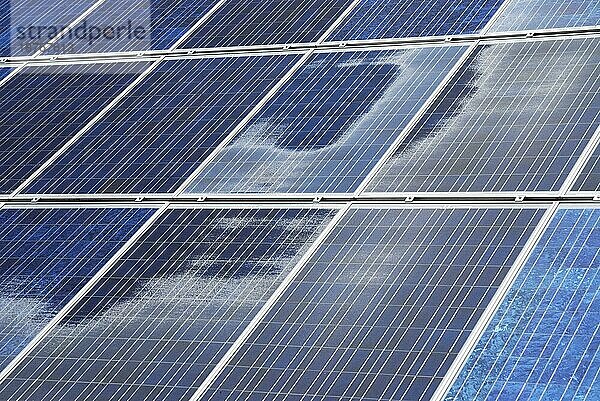 Erneuerbare Energie  Solarmodul Hintergrund
