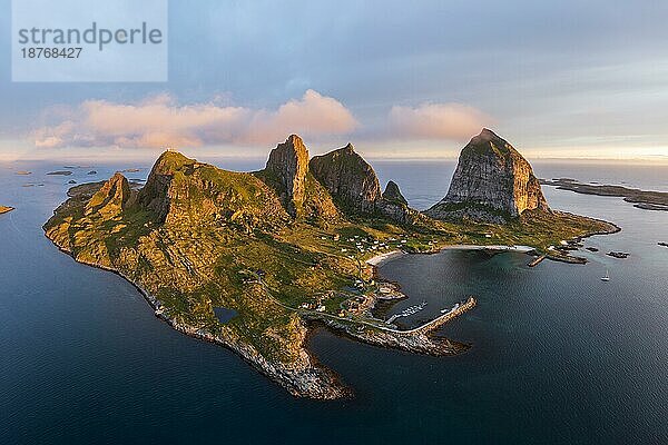 Insel Træna  Traena  Sanna  Helgelandküste  Nordland  Norwegen  Europa