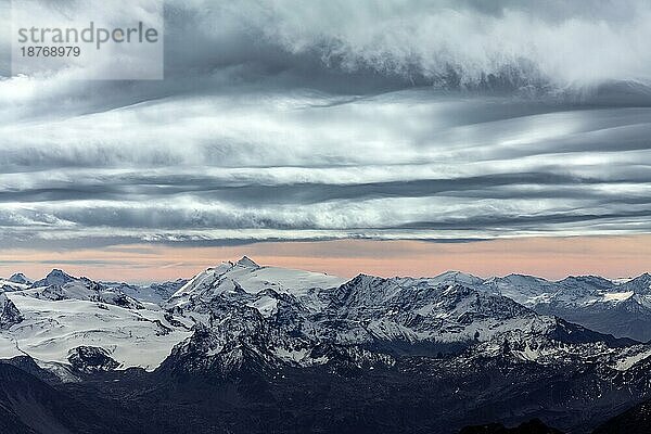 Blick auf die Alpen vom Monte Bianco