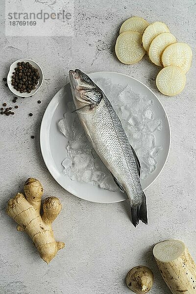 Draufsicht köstliches Meeresfrüchte-Arrangement 2