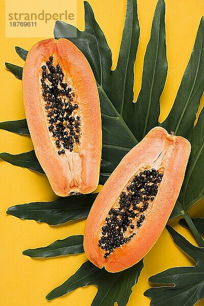 Draufsicht frische Papaya zum Servieren