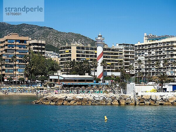 MARBELLA  ANDALUCIA/SPAIN - 4. MAI: Blick auf den Yachthafen von Marbella in Spanien am 4. Mai 2014. Nicht identifizierte Menschen