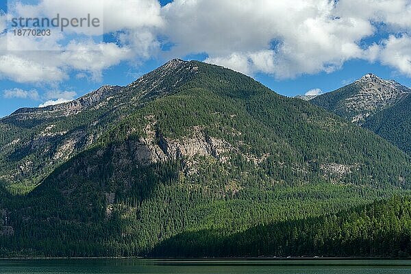 Berge rund um den Holland Lake in Montana